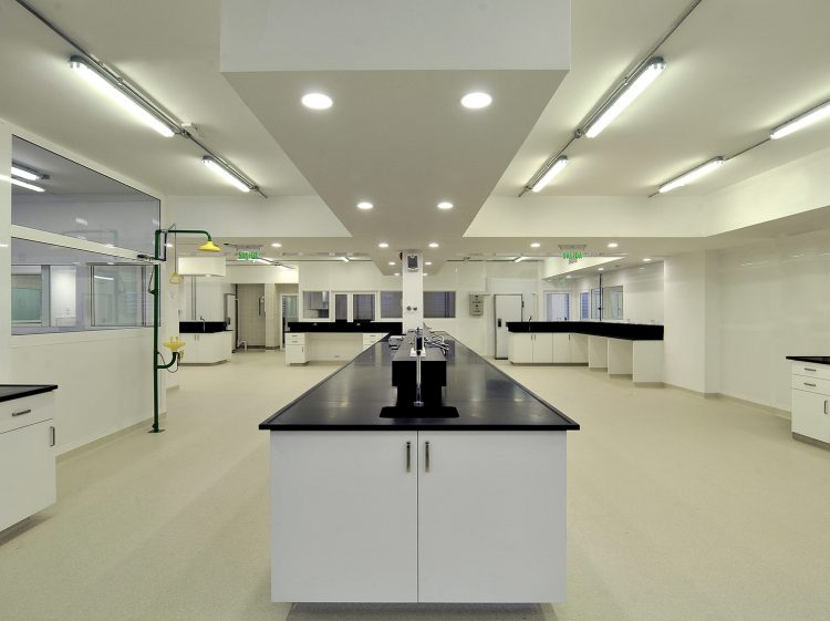 Laboratorio De Microbiología LATU